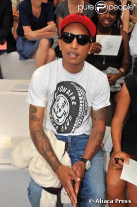 Pharrell Williams au defile Louis Vuitton Juin 2008defi