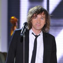 Le chanteur Cali lors de l'enregistrement de l'émission <em>Les Années bonheur</em> le 6 novembre 2012. Émission diffusée le 5 janvier 2012.