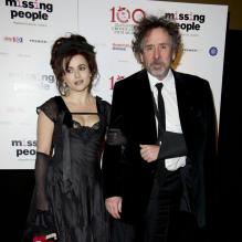 Helena Bonham-Carter et un Tim Burton blessé à la soirée London Critics Circle Film Awards à Londres, le 20 janvier 2013.
