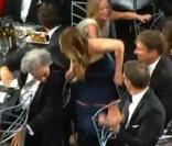 Jennifer Lawrence : Sa robe se décompose sous les yeux de Marion Cotillard