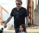 Johnny et Laeticia Hallyday font du shopping avec leurs filles Jade et Joy à Pacific Palisades le 27 septembre 2012.