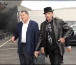  Jean-Claude Camus et Johnny Hallyday à Saint-Etienne, le 6 octobre 2008.  