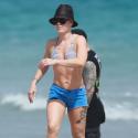 Pink : Plus musclée que jamais à la plage avec sa fille Willow et son mari