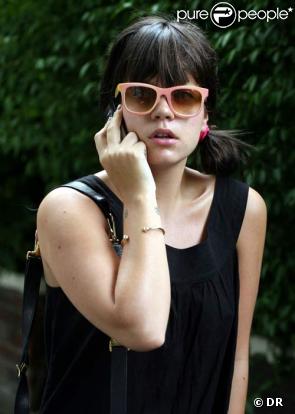 Lily Allen back to black !