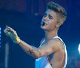 Justin Bieber: Fiesta au Moulin Rouge et show endiablé devant Baptiste Giabiconi