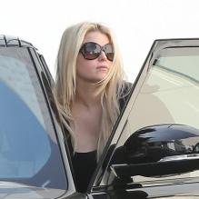 La future maman Jessica Simpson fait du shopping chez Chanel à Los Angeles le 28 mars 2013.