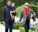 Molly Sims, son mari Scott Stuber et leur fils Brooks Stuber à la fête d'anniversaire de Skyler, le fils de la styliste Rachel Zoe, à Los Angeles, le 14 avril 2013.
  