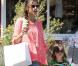 Alessandra Ambrosio : Gourmandises et shopping pour le top et sa fille