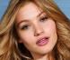 Caroline Corinth : La bombe de 18 ans imite Alessandra Ambrosio