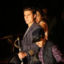 Zac Efron pendant le tournage du film Townies à Los Angeles, le 26 avril 2013.