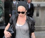 Pink et sa fille : Assaillie par les fans, sa petite s'accroche fort à sa maman