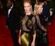 Rosie Huntington-Whiteley assiste au gala Punk: Chaos to Couture du Costume Institute au Metropolitan Museum of Art, habillée d'une robe Gucci (collection automne-hiver 2013). New York, le 6 mai 2013.