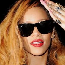 Rihanna, très en beauté pour une soirée entre amis, profite de ses vacances. New York, le 9 mai 2013.
