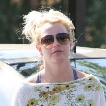 Britney Spears et David Lucado prennent leur petit déjeuner à Westlake le 9 mai 2013.