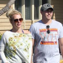 Britney Spears et son petit ami David Lucado prennent leur petit déjeuner à Westlake le 9 mai 2013.