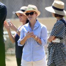 Reese Witherspoon radieuse et enchantée à Los Angeles, le 11 mai 2013.