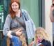 Marcia Cross (51 ans) et ses filles Eden et Savannah se rendent au Barnes &amp; Noble à Santa Monica, le 7 mai 2013.