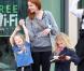 L'actrice Marcia Cross et ses filles Eden et Savannah se rendent au Barnes &amp; Noble à Santa Monica, le 7 mai 2013.