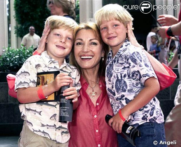 Jane Seymour et ses jumeaux le 8/07/01