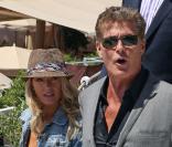 David Hasselhoff : En amoureux à Cannes, il rigole des spéculations sur sa mort