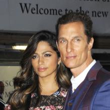 Camila Alves et Matthew McConaughey à New York, le 21 avril 2013.