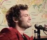 Gad Elmaleh présente l'émission  Le Monde  entier   avec son invité Matthieu Chedid.