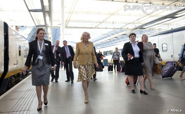 CASA REAL BRITÁNICA - Página 93 1139868-the-duchess-of-cornwall-at-st-pancras-620x0-1