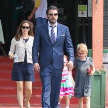 Les acteurs Ben Affleck et Jennifer Garner avec leurs deux filles Violet et Seraphina quittent le Star Eco Station Environmental Education de Los Angeles, le 1er juin 2013.
