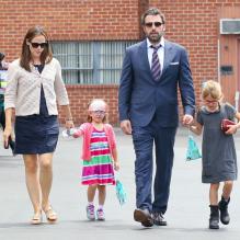 Ben Affleck et Jennifer Garner avec leurs deux filles Violet et Seraphina quittent le Star Eco Station Environmental Education de Los Angeles, le 1er juin 2013.