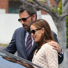 Ben Affleck et Jennifer Garner toujours amoureux avec leurs deux filles Violet et Seraphina quittent le Star Eco Station Environmental Education de Los Angeles, le 1er juin 2013.