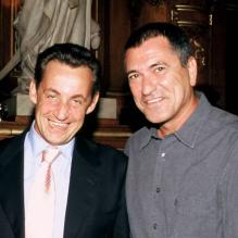 <p>Pierre Palmade, Nicolas Sarkozy, et Jean-Marie Bigard à Paris le 14 septembre 2004. </p>