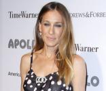 Sarah Jessica Parker : Ravissante pour décerner un prix, absente pour ses filles