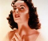 Elizabeth Taylor en janvier 1946. 
  