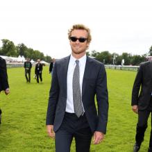 Simon Baker au Prix de Diane Longines à l'hippodrome de Chantilly, le 16 juin 2013.