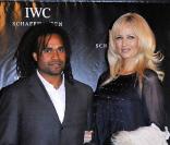 Christian et Adriana Karembeu : avec des jambes d'1m 24, difficile pour Adriana d'être plus petite que son homme. 