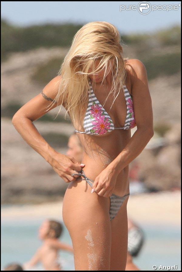 Michelle Hunziker, une beauté sous le soleil... exactement !