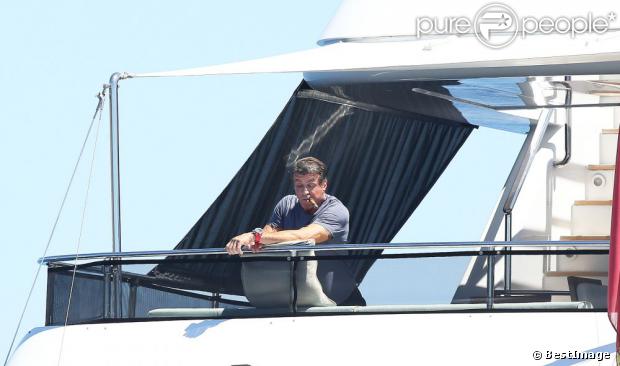 Sylvester Stallone en vacances à bord d'un yacht de luxe le 1er août 2013, au large de Saint-Jean-Cap-Ferrat.
