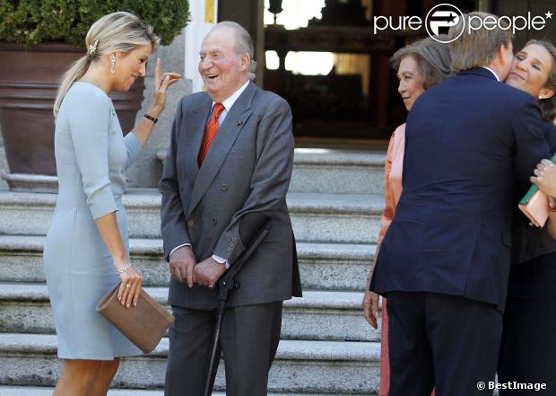 LA FAMILIA REAL RECIBE A LOS REYES DE HOLANDA - Página 4 1242430-le-roi-juan-carlos-la-reine-sofia-et-620x0-1