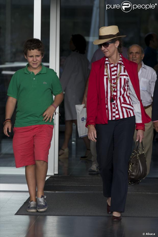 EL REY OPERADO NUEVAMENTE DE LA CADERA - Página 8 1254271-infanta-elena-of-spain-and-son-froilan-620x0-1