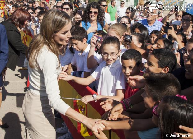 AGENDA PERSONAL DE LA PRINCESA LETIZIA - Página 22 1272701-la-princesse-letizia-d-espagne-assiste-620x0-2