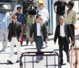 Bernie Mac en arriere plan avec George Clooney, Brad Pitt et Matt Damon sur le tournage d'Ocean 12