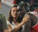 PHOTOS : J.O. : Les larmes de Ladji Doucouré, inconsolable dans les bras de Rachel Legrain-Trapani...