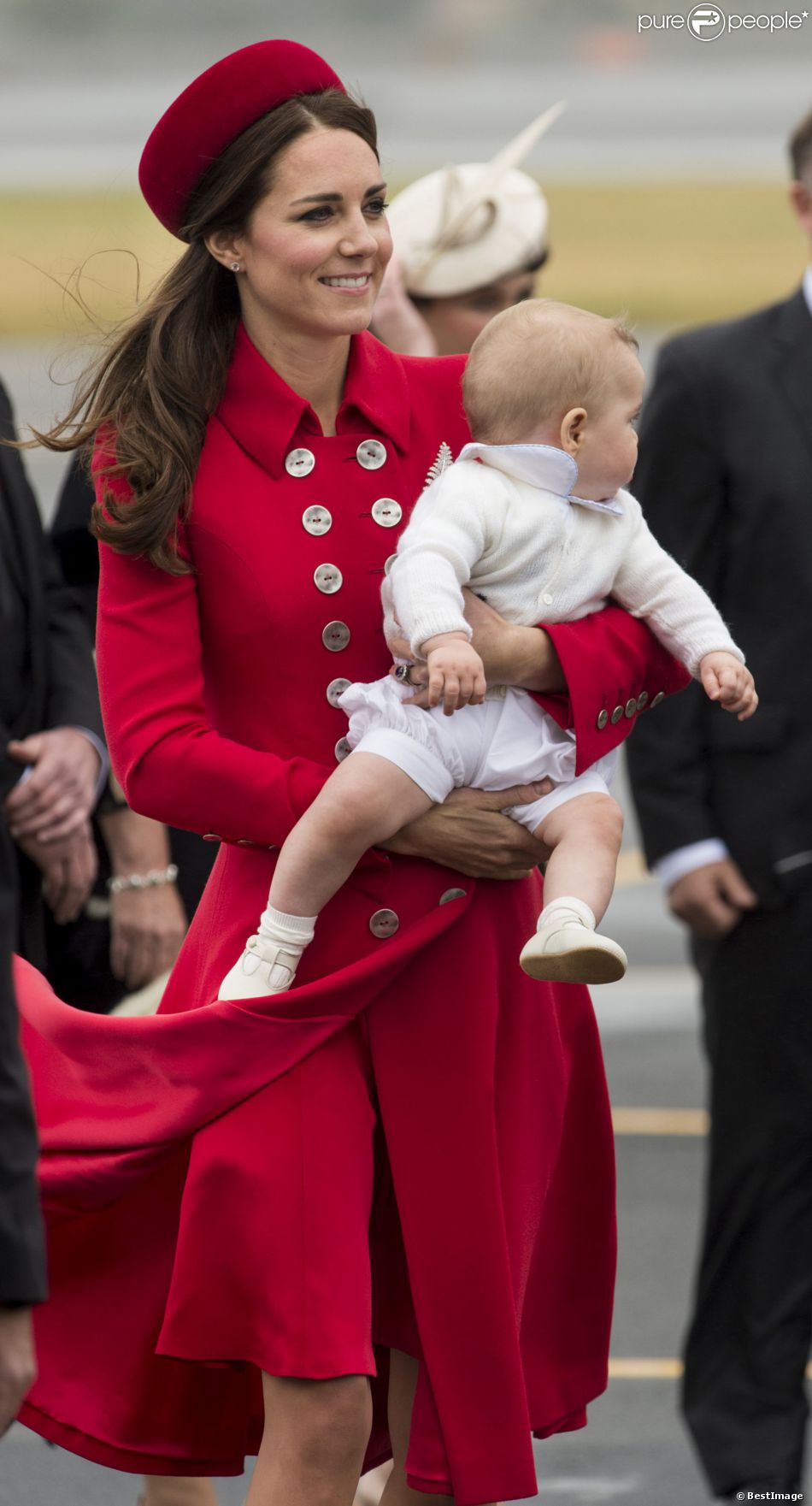 CASA REAL BRITÁNICA - Página 44 1432451-le-prince-william-et-sa-femme-catherine-950x0-1