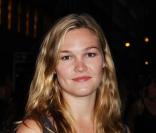 Julia Stiles à la 1ère de The Women