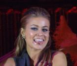 Carmen Electra s'éclate dans une boîte russe !