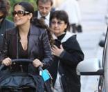 Salma Hayek et sa fille Valentina Paloma à Paris