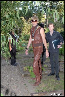 Sacha Baron Cohen en cuir...
