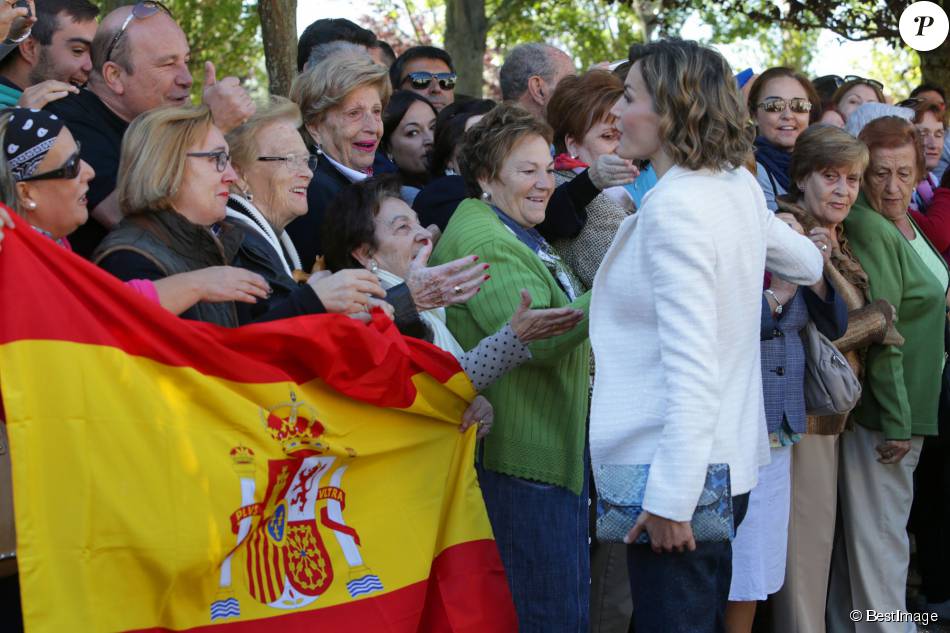 AGENDA PERSONAL DE LA REINA LETIZIA   - Página 81 1941212-la-reine-letizia-d-espagne-inaugurait-950x0-2