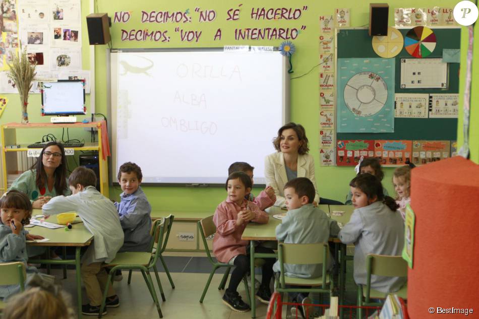 AGENDA PERSONAL DE LA REINA LETIZIA   - Página 81 1941218-la-reine-letizia-d-espagne-inaugurait-950x0-2