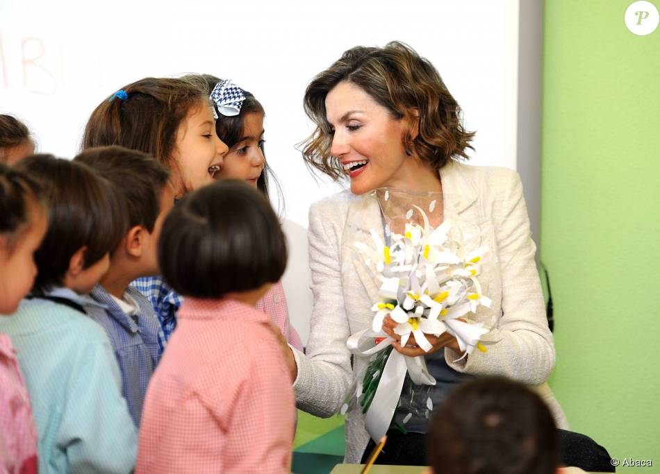 AGENDA PERSONAL DE LA REINA LETIZIA   - Página 80 1941270-letizia-d-espagne-inaugurait-l-annee-950x0-2